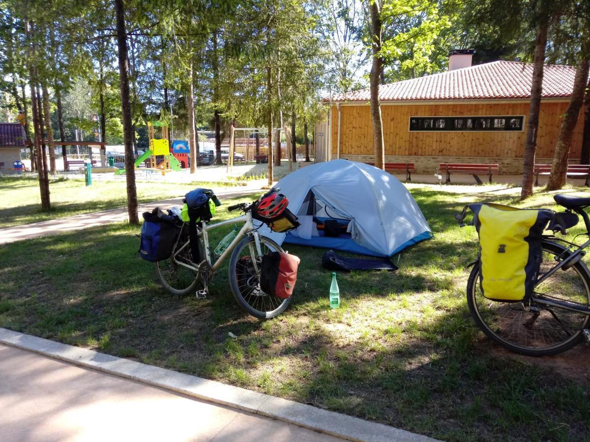 Teiraboa Base Camp Otel Arzúa Dış mekan fotoğraf