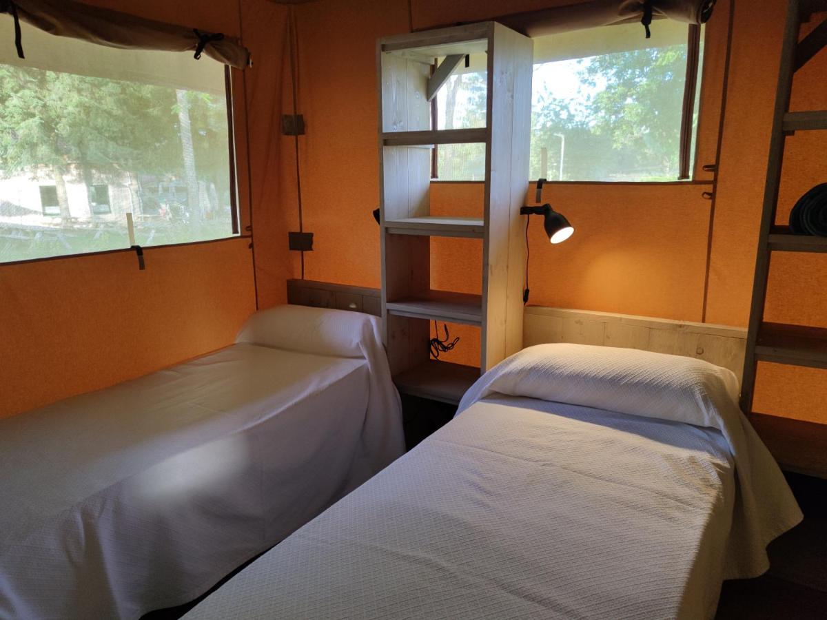 Teiraboa Base Camp Otel Arzúa Dış mekan fotoğraf