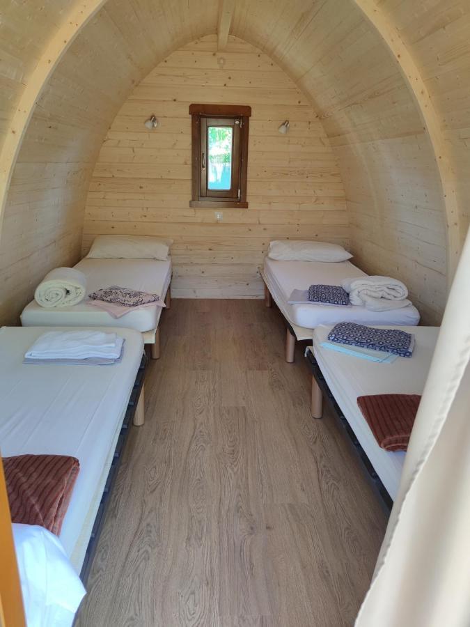 Teiraboa Base Camp Otel Arzúa Dış mekan fotoğraf