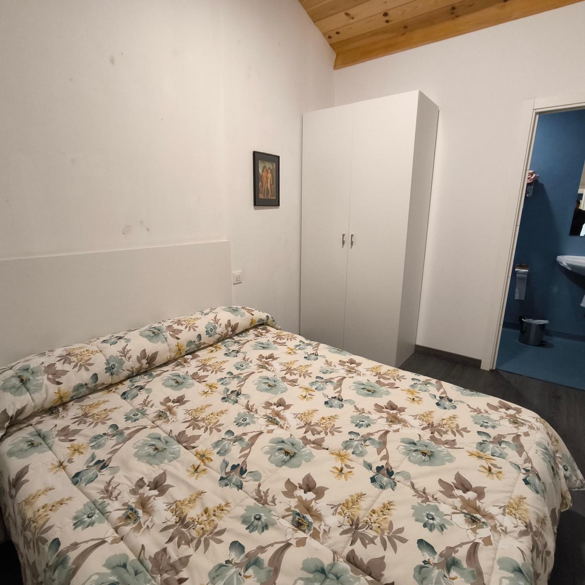 Teiraboa Base Camp Otel Arzúa Dış mekan fotoğraf