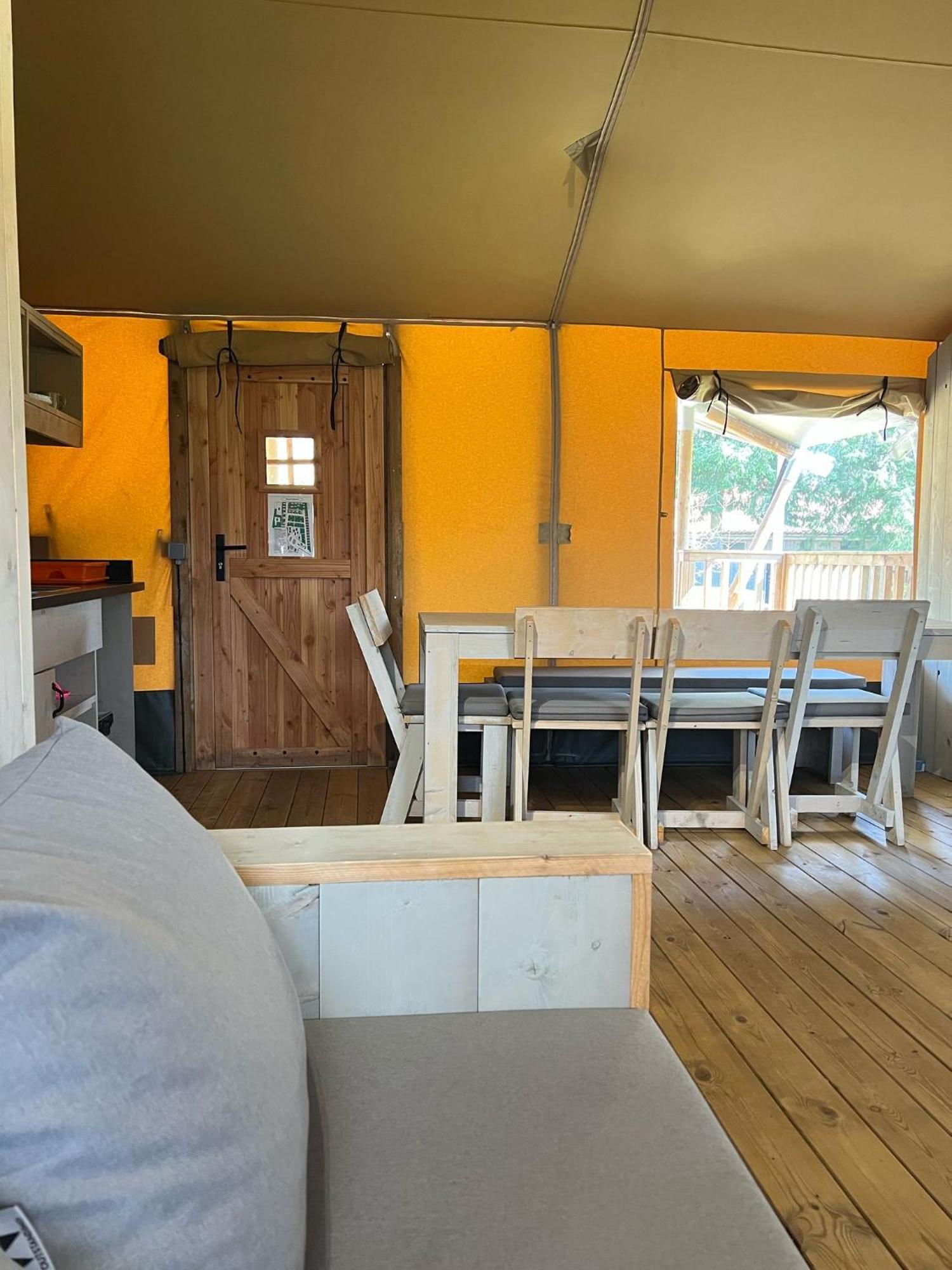 Teiraboa Base Camp Otel Arzúa Dış mekan fotoğraf